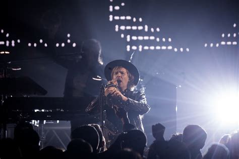 Beck shares new remix, expands tour, playing MSG (w/ BV Presale), Red ...