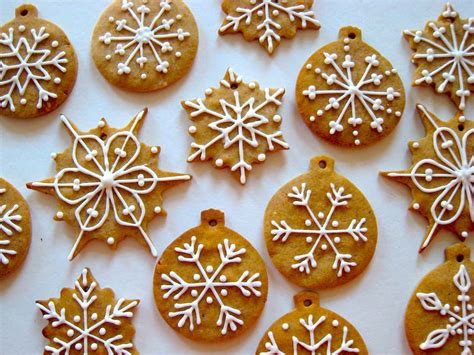 16 Christmas Cookie Recipes From Around the World