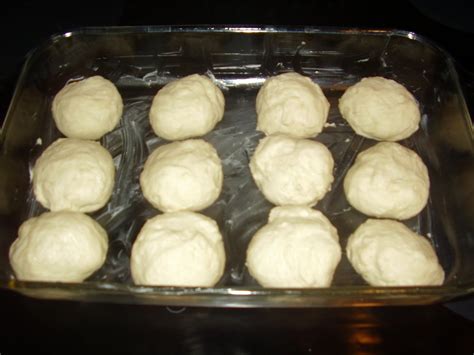 Kristi's Dishes: Yummy Yeast Rolls- bread machine