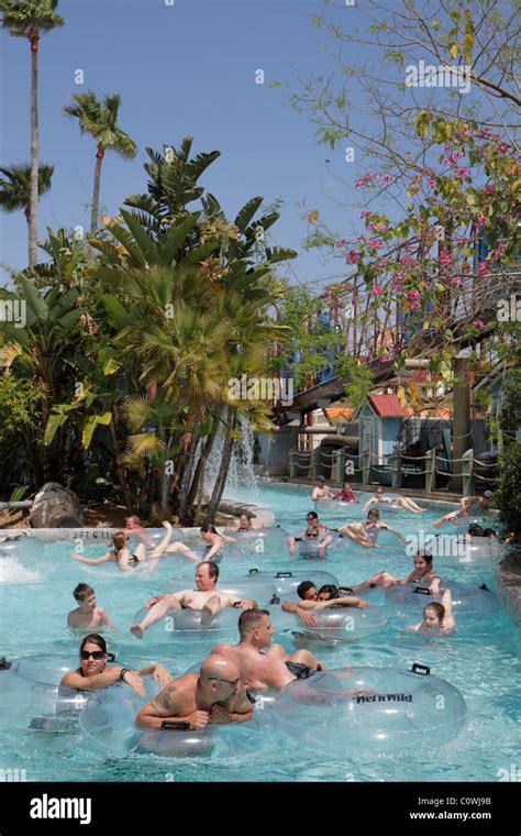 Orlando Florida Wet'n Wild water park Lazy River Tubing Stock Photo: 34983911 - Alamy