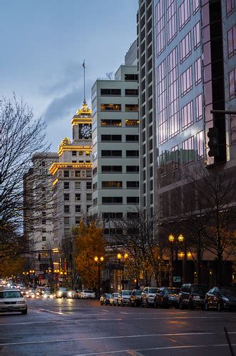 Downtown Portland, Oregon | SW Broadway Street | Daniel Eynis | Flickr