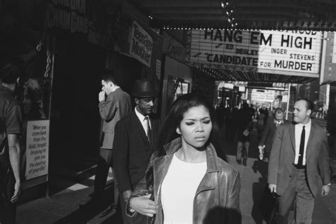 How Garry Winogrand Transformed Street Photography | The New Yorker