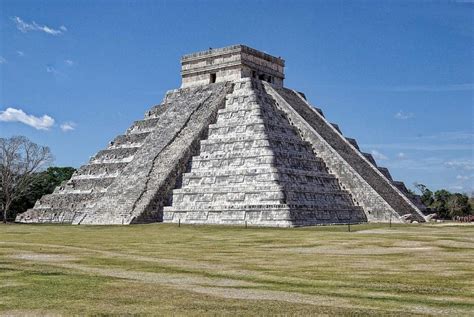 designswiki.com | Chichen itza, Aztec architecture, Computer wallpaper