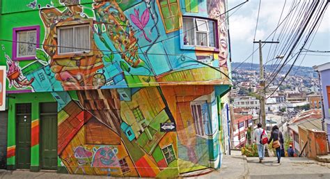 Street Art Route in Valparaíso - Chile Travel