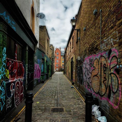 Graffiti Alleyway Photograph by Matt De Moraes - Pixels