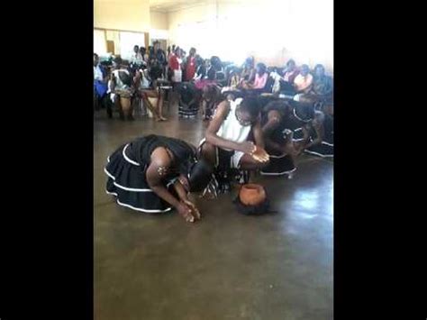 Mhande Traditional Dance. Masvingo Teachers' College - YouTube