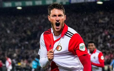 Aficionados de Feyenoord corean a Santi Giménez | VIDEO| Mediotiempo