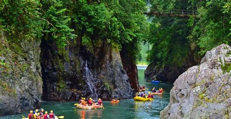 The Nomad America Guide to White Water Rafting in Costa Rica