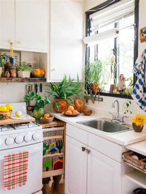 8 Teeny-Tiny Kitchens That Make Small-Space Living Look Good | Small space kitchen, Tiny house ...