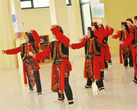 150+ Tarian Daerah Tradisional Nusantara Beserta Daerah Asalnya