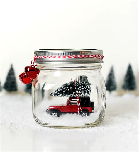 Mason Jar Snow Globe with Vintage Jeep Wrangler - Mason Jar Crafts Love