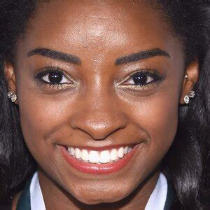 Simone Biles Claps Back At Vicious Haters Of Her Wedding Hair - ZergNet