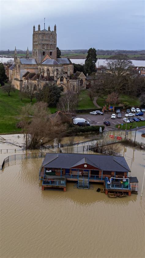 UK weather: Floods leave entire town submerged underwater