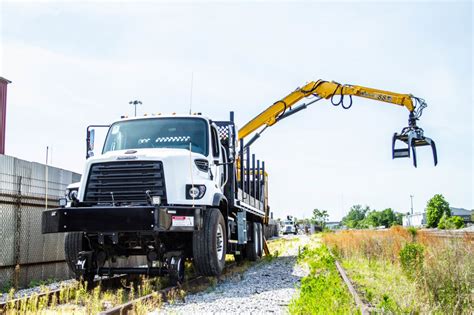 8,000 lbs Hi-Rail Grapple Rental - Custom Truck One Source