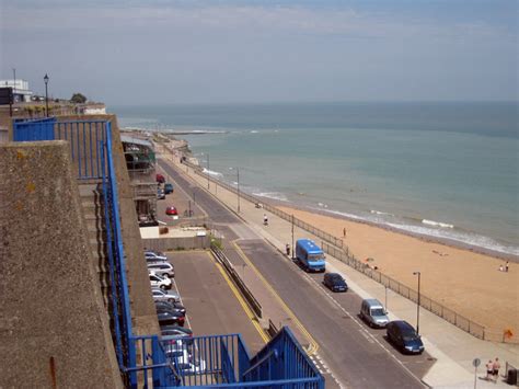 Ramsgate Beach at Marina Esplanade © Oast House Archive cc-by-sa/2.0 :: Geograph Britain and Ireland