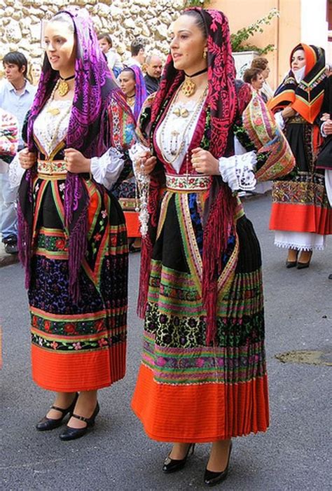 Traditional Italian Clothing For Women