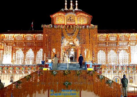 Badrinath Temple Info, History, Architecture, Photos, Timing