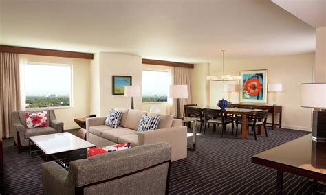 Rooms & Suites | Hilton Orlando