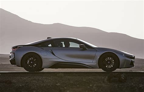 2021 BMW i8 Review - ArabGT