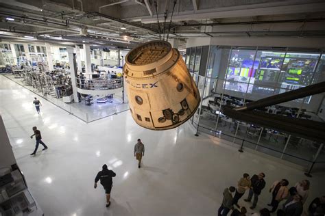 U.S. sues SpaceX, alleging hiring discrimination - Los Angeles Times