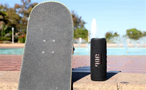 JBL Flip 6 | Portable Waterproof Speaker