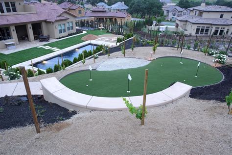 27 Golf Backyard Putting Green Ideas - Designing Idea