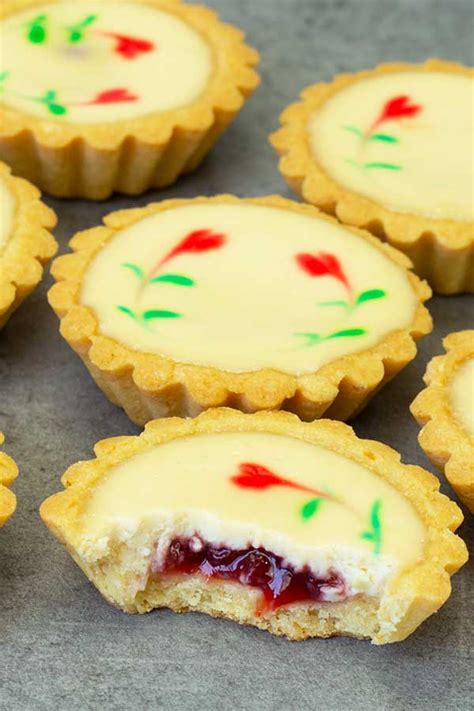 Strawberry Cheese Tarts Recipe | El Mundo Eats