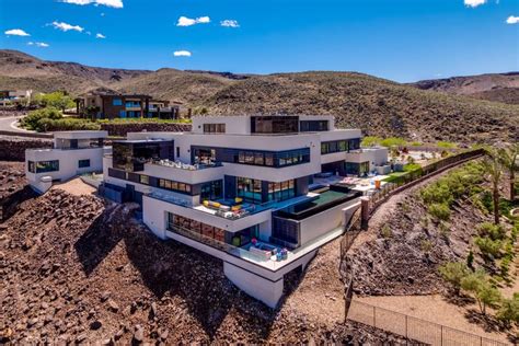 Modern mansion in Nevada | Rumah arsitektur, Rumah besar, Arsitektur