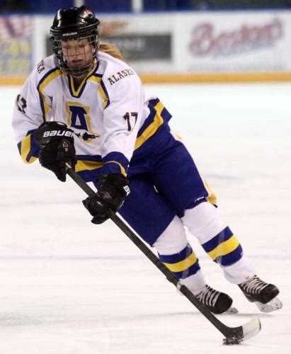 Women’s hockey club routs the Blue Hens | UAF Nanooks | newsminer.com