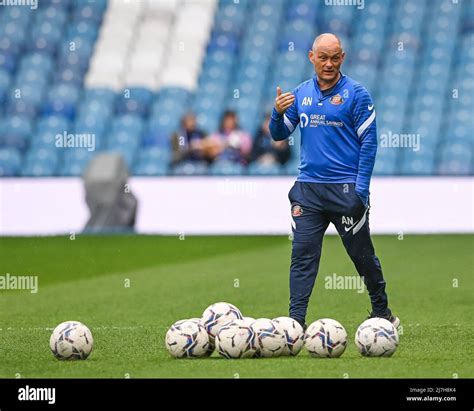 Alex Neil manager of Sunderland during pitch inspection Stock Photo - Alamy