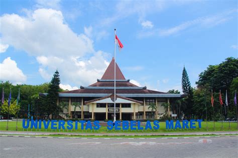 Wisuda UNS Diadakan Tiap Bulan - Universitas Sebelas Maret