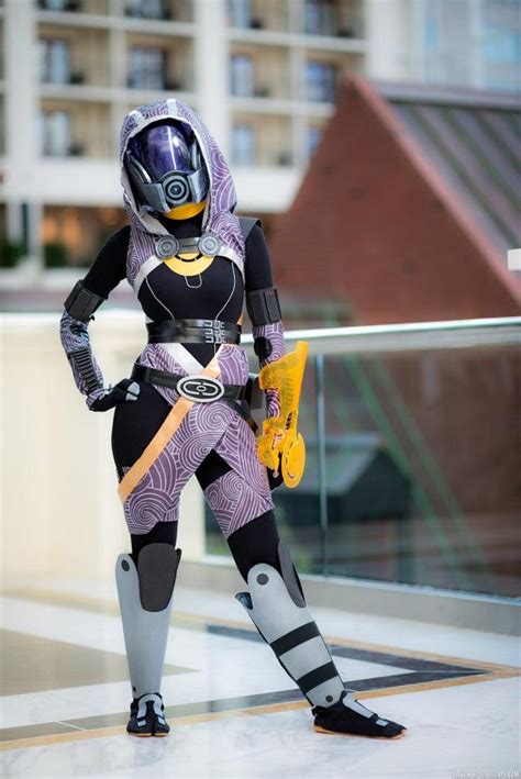 Mass Effect cosplay: Stunning Tali