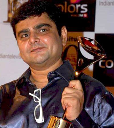 Deven Bhojani Wiki, Height, Age, Wife, Children, Family, Biography ...