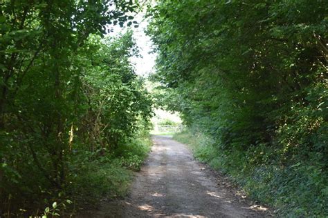 High Weald Landscape Trail © N Chadwick cc-by-sa/2.0 :: Geograph Britain and Ireland