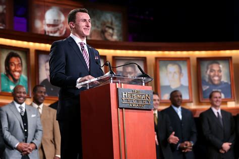 Football World Reacts To Heisman Trophy Voters Controversy - The Spun