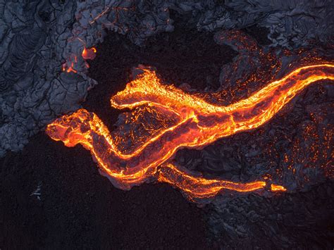 Rare Dramatic Photo Captures 65-Foot-Tall Lava Dome in Hawaii