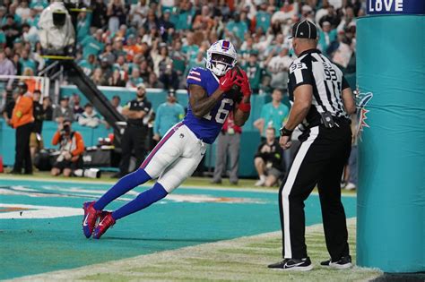 Buffalo Bills claim 4th straight AFC East in comeback win over Dolphins (Observations ...