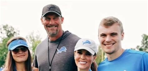 Who is Holly Campbell, Dan Campbell's wife? - NFLFAQs.com