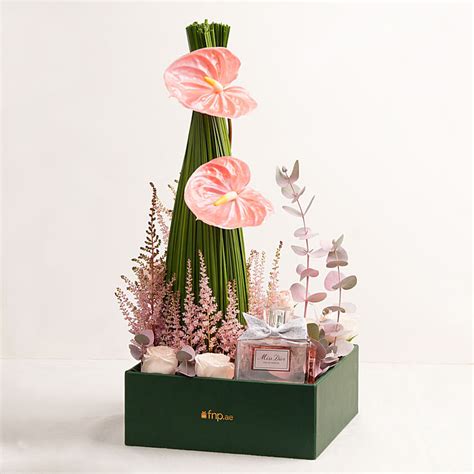 Online Dior Perfume and Flowers Gift Delivery in UAE - FNP