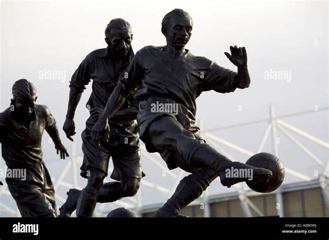 Statue to Stanley matthews outside the Britannia stadium in Stoke Stock ...