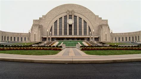 Cincinnati Museum Center reopens after long restoration - YouTube