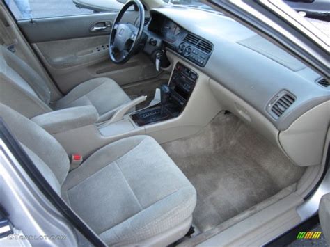 1997 Honda Accord SE Sedan interior Photo #56916121 | GTCarLot.com