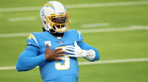 Tyrod Taylor sues Chargers doctor over punctured lung injury in 2020: report | Fox News