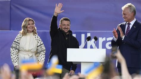 Zelenskyy pushes for Ukraine membership ahead of Vilnius NATO summit