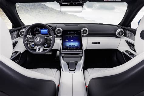 2023 Mercedes-AMG SL 43 – interior – PerformanceDrive