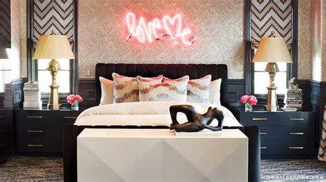 Neon Art As Wall Decor – A Bright Idea! | Havenly | Havenly Interior ...