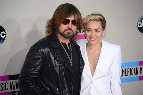 Billy Ray Cyrus opens up on Miley Cyrus’ new music - CBS News