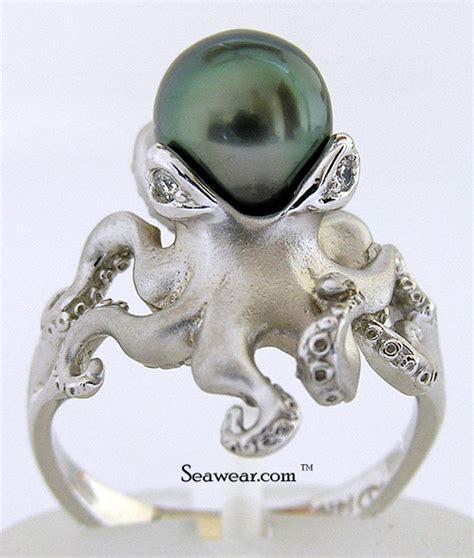 Seawear& gold octopus ring