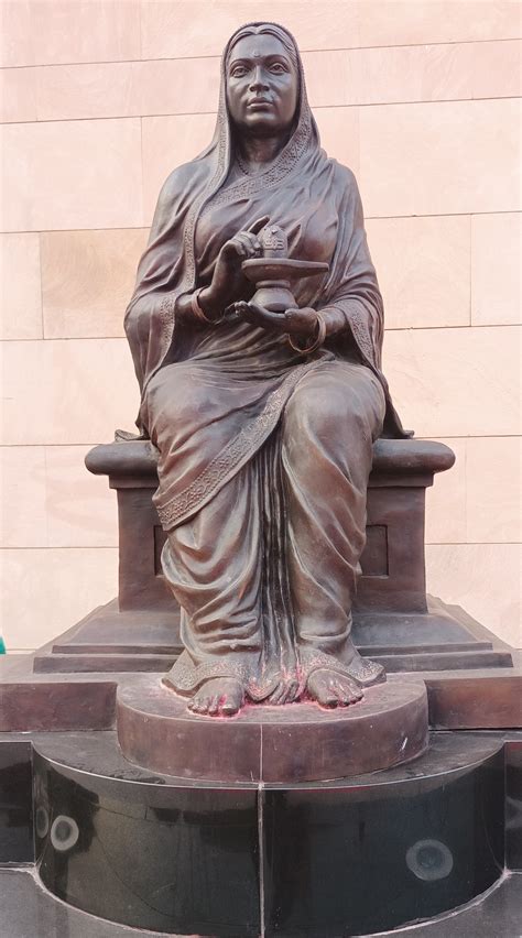 Image: Maharani Ahilyabai Holkar, statue