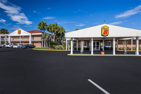 Super 8 by Wyndham Lake City | Lake City, FL Hotels